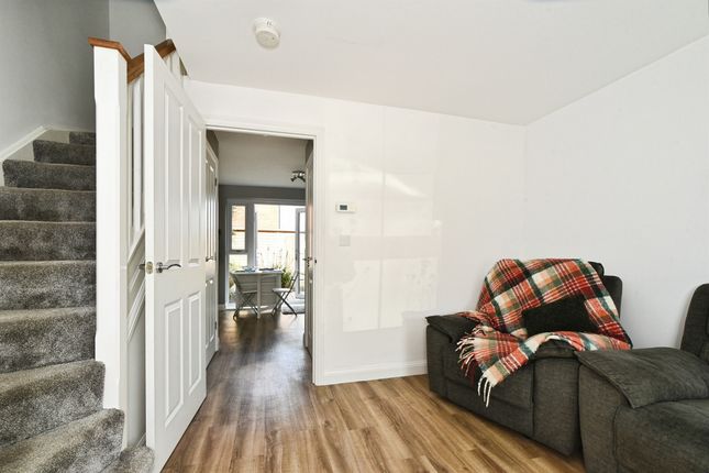 10, Gainey Gardens, Chippenham photo 4