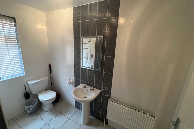 126, DONCASTER photo 5