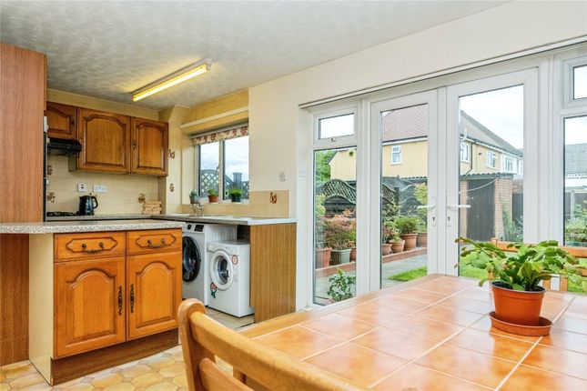 19, Stratford Road, Warwick photo 2