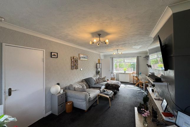 32, Lyon Road, Pontefract photo 2