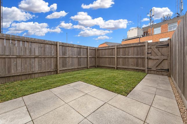 8, Bainbridge Court, Newark photo 3