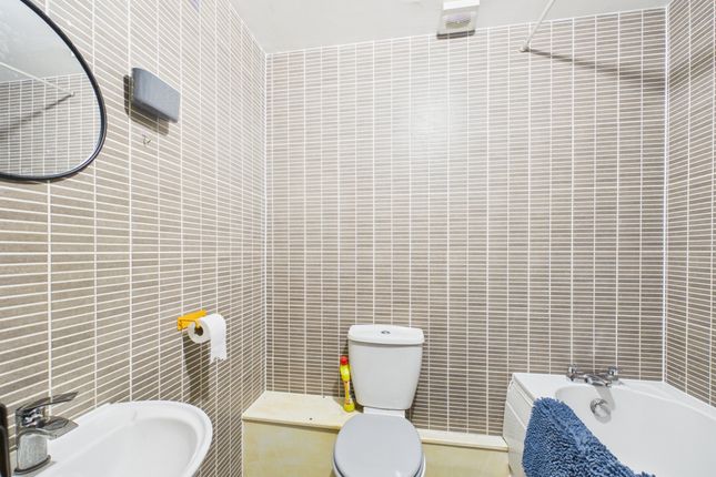 Apartment 3, 12 Franklin Street, Hull photo 3