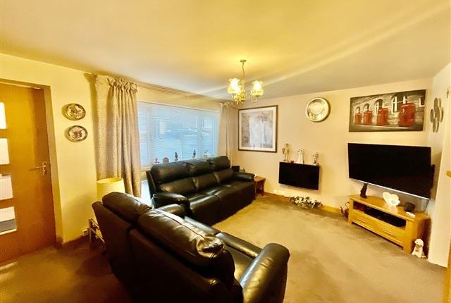 14, Osborne Road Kiveton Park, Sheffield photo 3