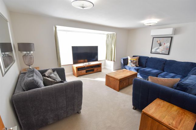 Swan Lane, Brentwood photo 4