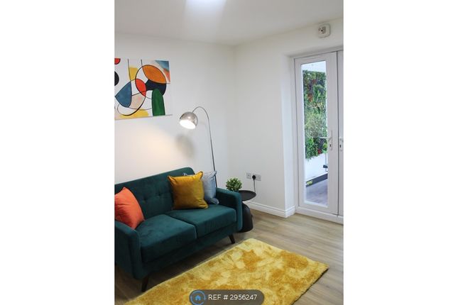 Danbury Place, Leicester photo 5