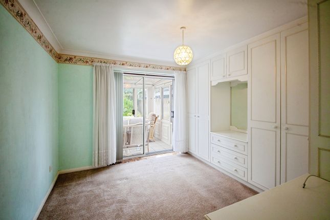 41, Markbrook Drive, Sheffield photo 4