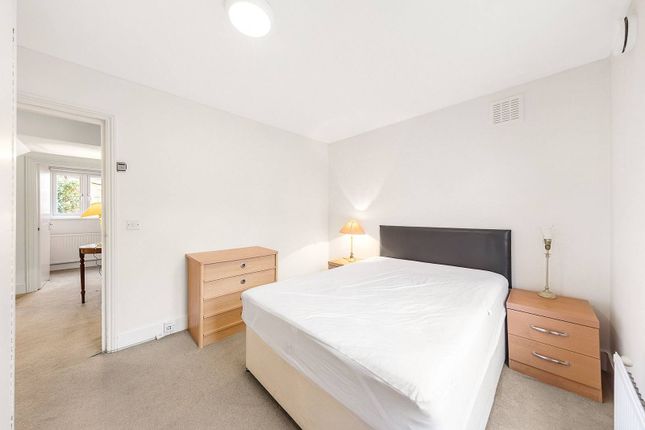 Flat to rent in Abbeville Road, Abbeville Village, London