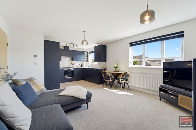 Flat 11, Hayden Court, Chertsey Road, Feltham photo 4