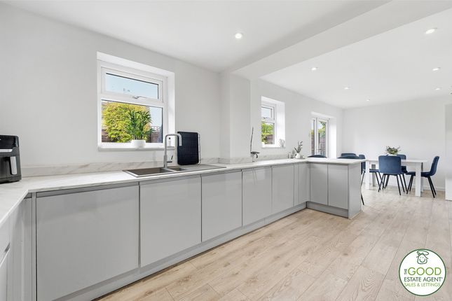 28, Tudor Green, Wilmslow photo 4