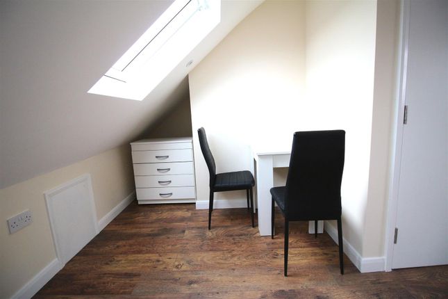 Room 5, 16, Ruskin Gardens, Kingsbury photo 5