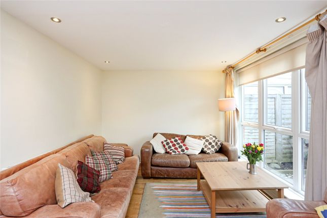 52, Caistor Road, London photo 4