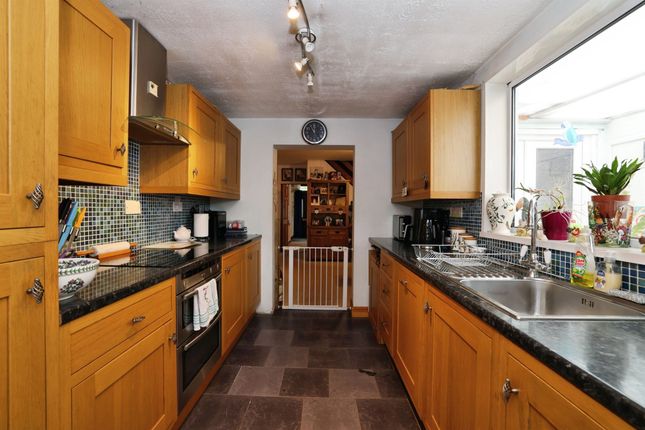 8, Wessington Avenue, Calne photo 4