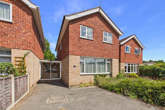 5, Warstone Close, BEWDLEY photo 2