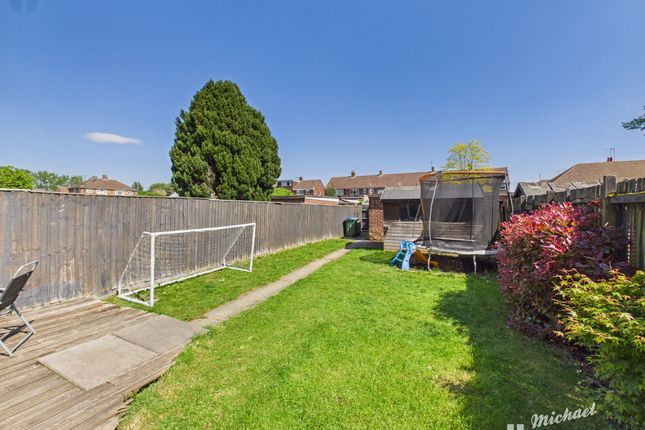 22 Oakfield Road, Aylesbury photo 3