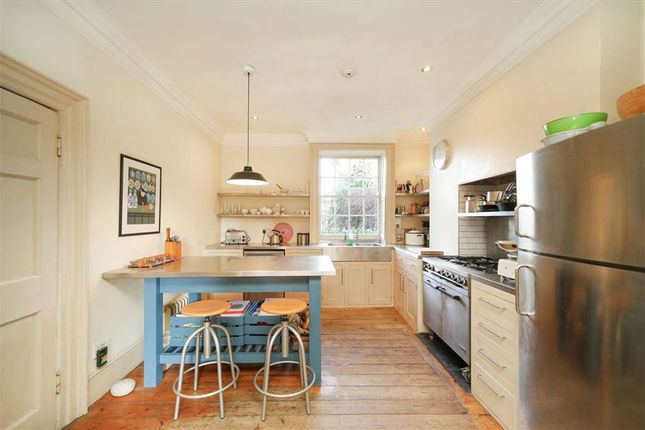 41, Vanbrugh Park, London photo 4