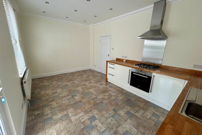 14, Garbutt Road, Upminster photo 5