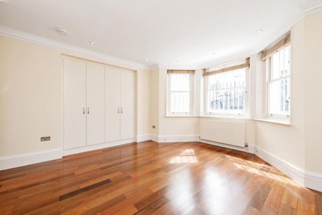 Flat to rent in Campden Hill Gardens, London, 7