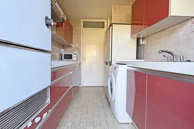 19, Begonia Close, Chelmsford photo 5