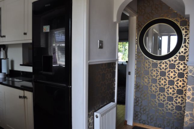 5, Orchard Close, Swansea photo 2