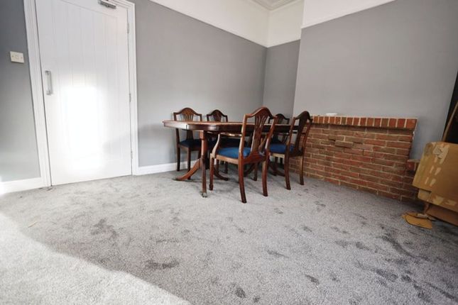 16 Drummond Road, Bournemouth photo 3