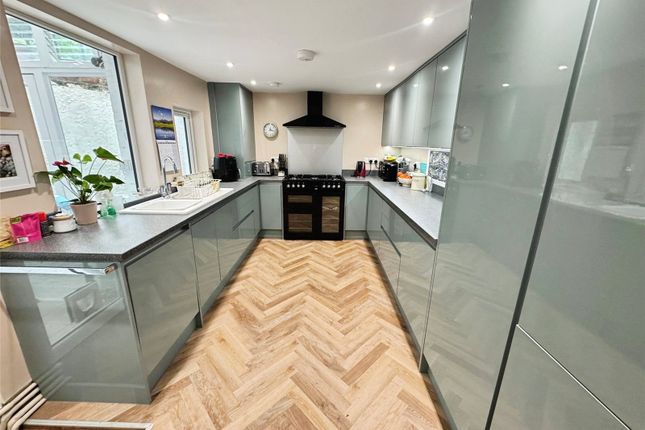 Flat 12A, Dolforgan Court, 2, Louisa Terrace, Devon photo 3