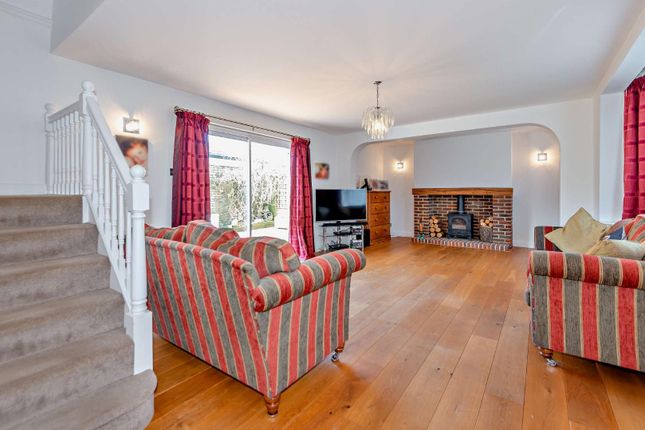 8638836-Interior01-800.Jpg