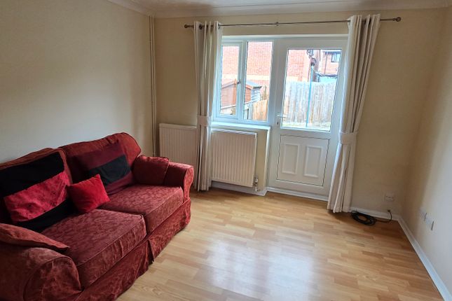 97, Watermead, Bar Hill photo 3