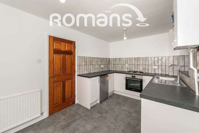 4, Tickhill Close, Reading photo 4