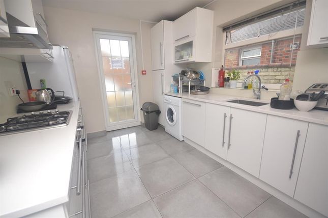Room 6, 46, Crown Street, Reading photo 5