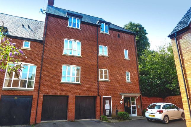 Thumbnail Flat to rent in Forge Road, Dursley