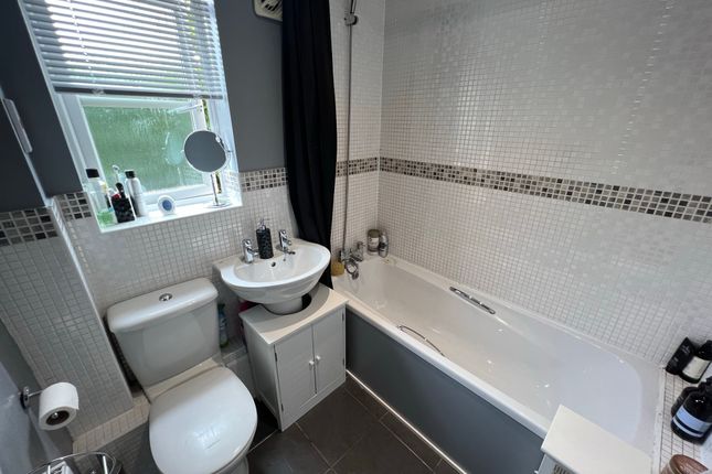 Flat to rent in Haddon Road, Grantham