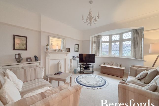 31, Clayton Avenue, Upminster photo 2