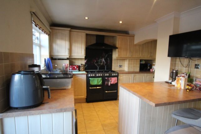 Brentwood Road, Romford,Gidea Park,Dagenham,RM1,RM2,RM3,RM4,RM6 photo 5