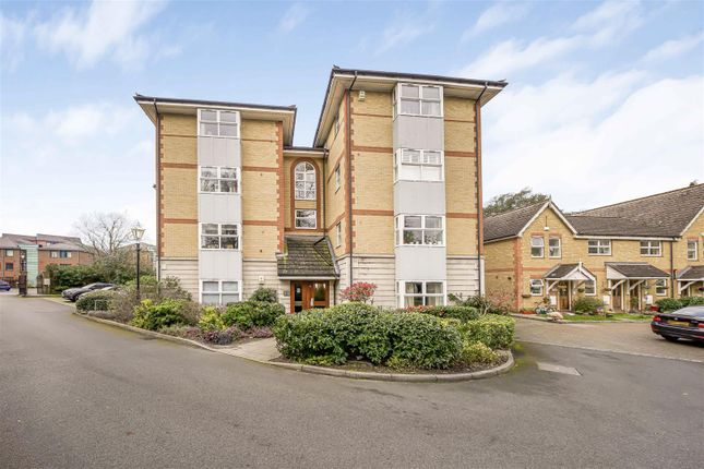 Flat for sale in Busch Close, Isleworth