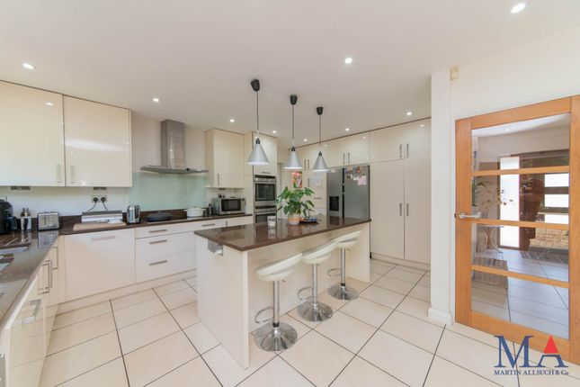 81, Deacons Hill Road, Borehamwood photo 5