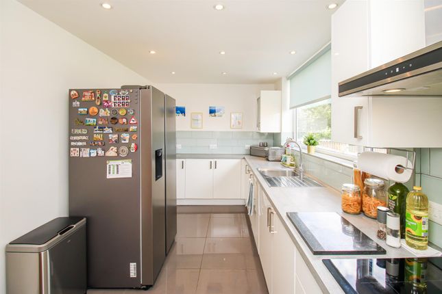 33, Ashdene Drive, Wakefield photo 3