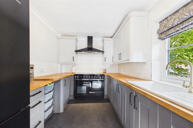 Vicarage Cottage, High Street, Newark photo 4