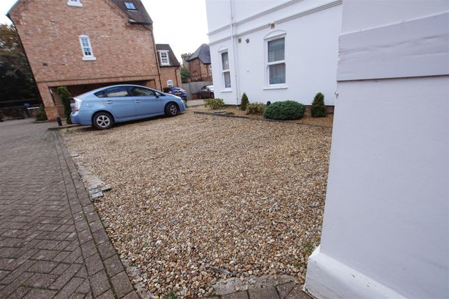 2 Neville Court, 2, Jury Street, Warwick photo 4