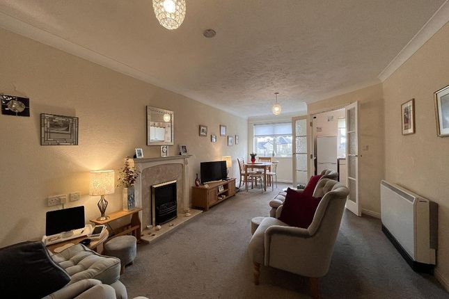 25, Clarence Court, Bare photo 2