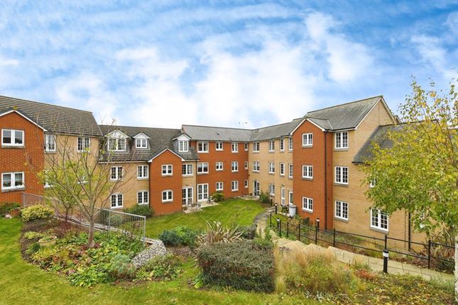 Flat for sale in Cooper Court, Maldon