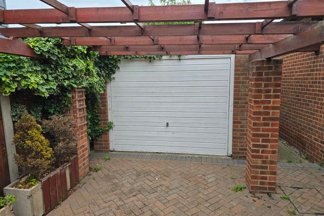 81 Hazlemere Road, Whitstable photo 2