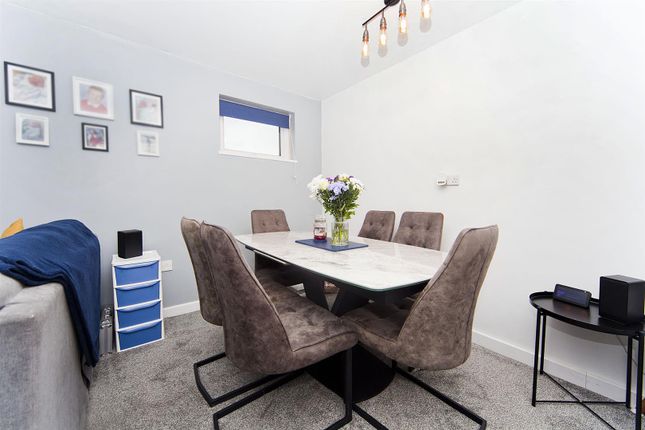 1, Skerries Walk, Darlington photo 4