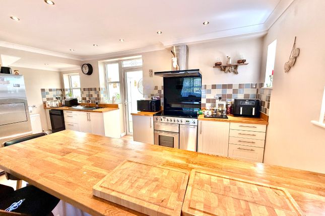 19 Spinney Hill, Braunston, Northamptonshire photo 4