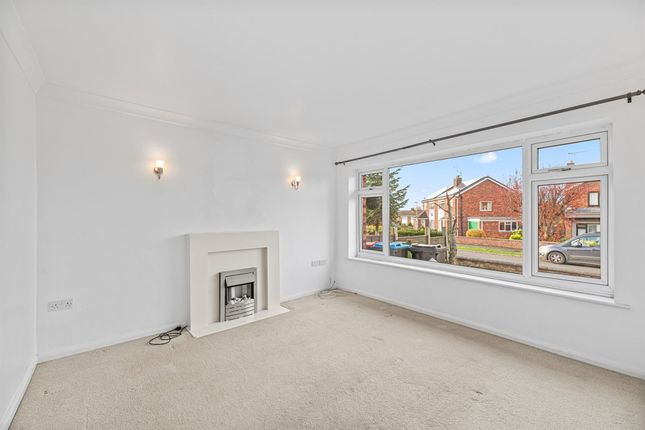 28 Parkfield Drive, Frodsham photo 2