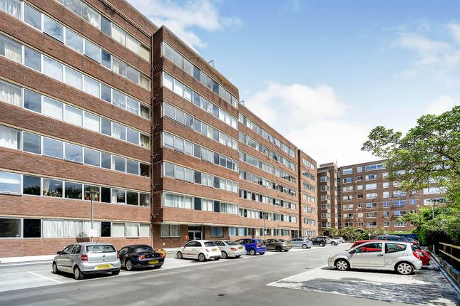 Thumbnail Flat for sale in Eaton Road, Hove
