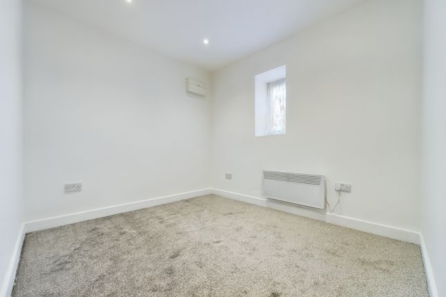 Flat for sale in Anlaby Road, Hull