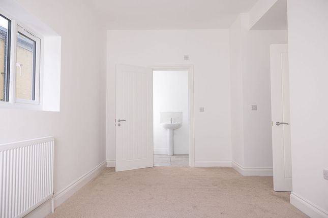 Flat to rent in Cooden Sea Road, Bexhill-On-Sea