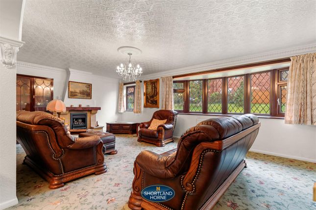 17, Fairlands Park, Coventry photo 4