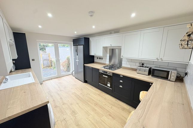 1 Glanbrydan Avenue, Swansea photo 5