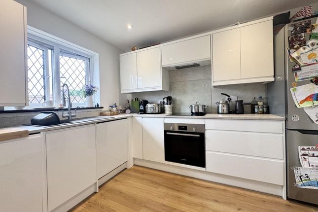 18, Farrier Close, Maidstone photo 5